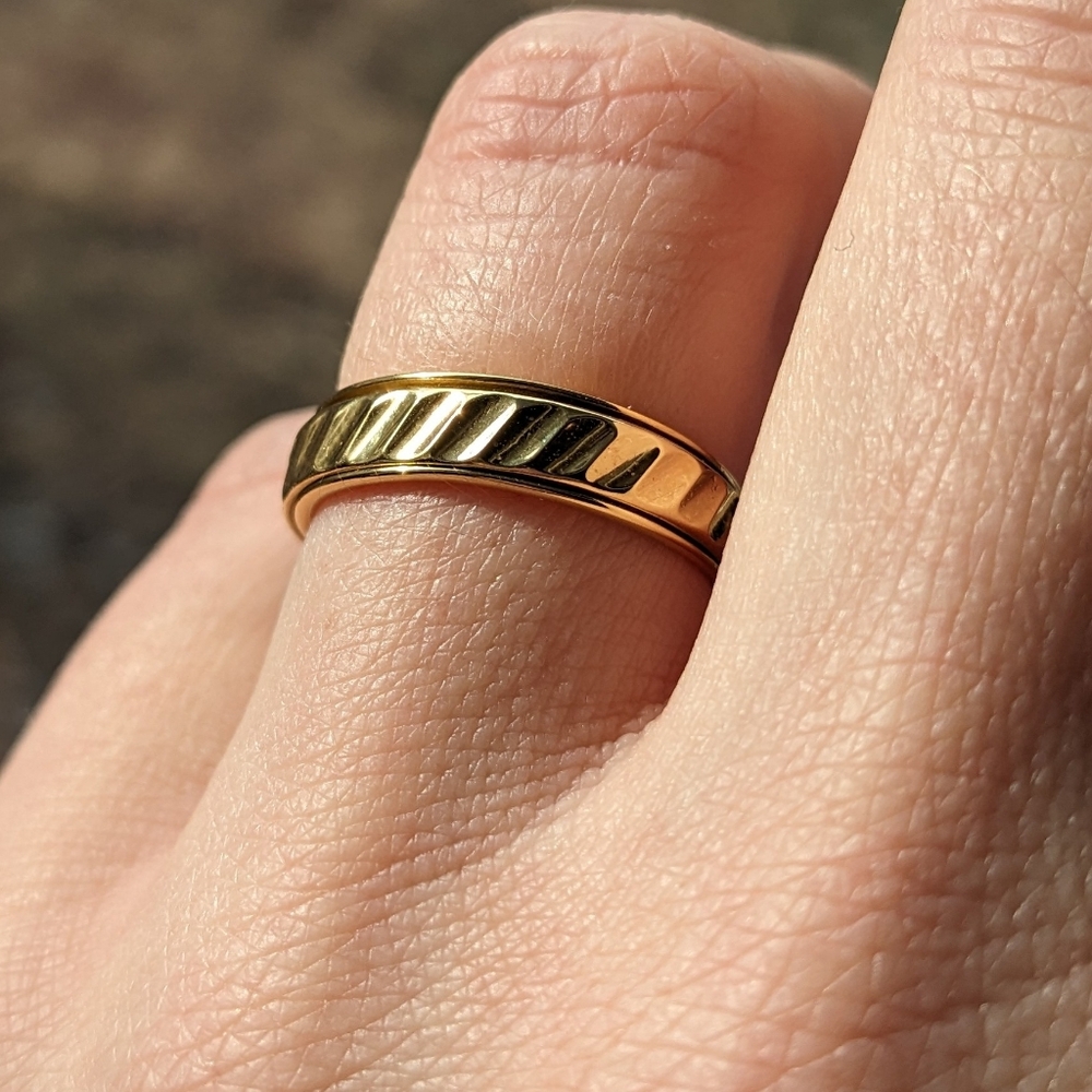 Gold vermeil spinner ring over sterling silver size 7